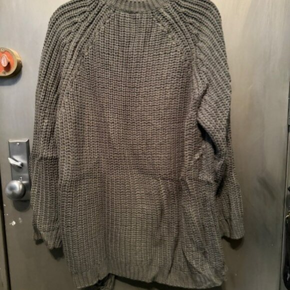 Grey Crew Neck distressed Sweater - NWOT - Picture 9 of 15